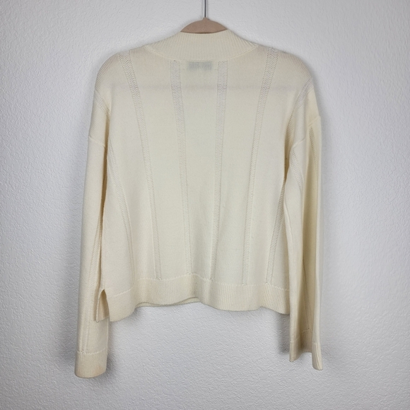 Derek Lam White V-Neck Sweater; M; 100% wool - Picture 5 of 13